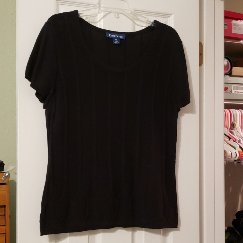 Short sleeve cable knit top